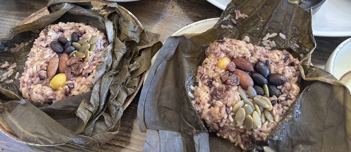 Lotus-leaf rice served at the Samsung Global Leadership Camp
